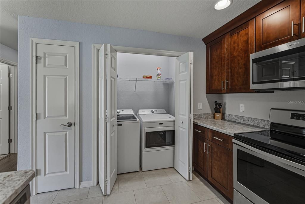 待售: $285,000 (3 贝兹, 2 浴室, 1284 平方英尺)