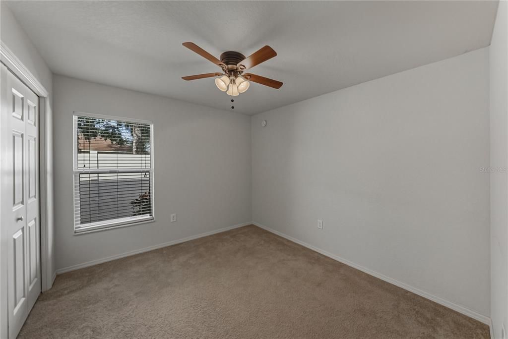 待售: $285,000 (3 贝兹, 2 浴室, 1284 平方英尺)