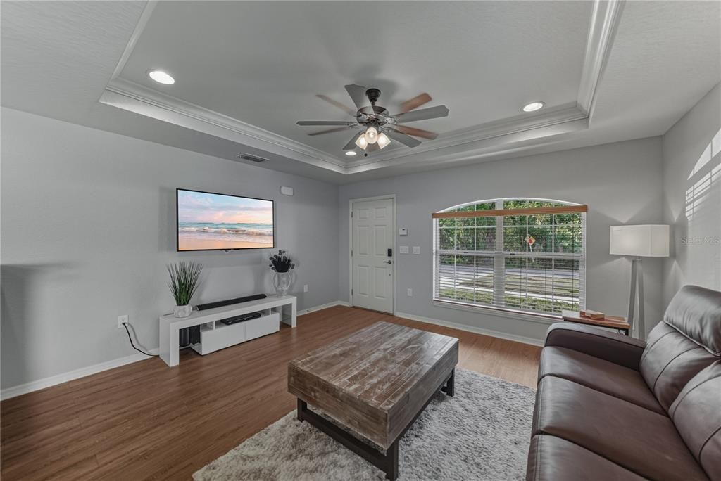 待售: $285,000 (3 贝兹, 2 浴室, 1284 平方英尺)