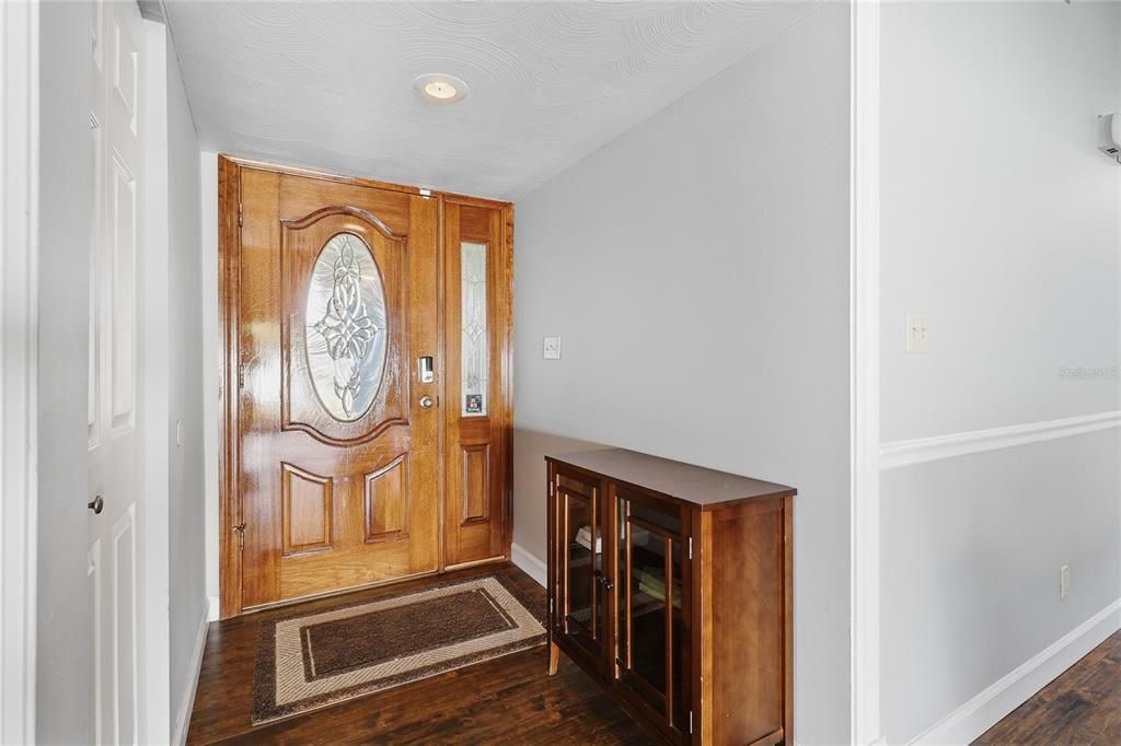 En Venta: $285,000 (3 camas, 2 baños, 1327 Pies cuadrados)