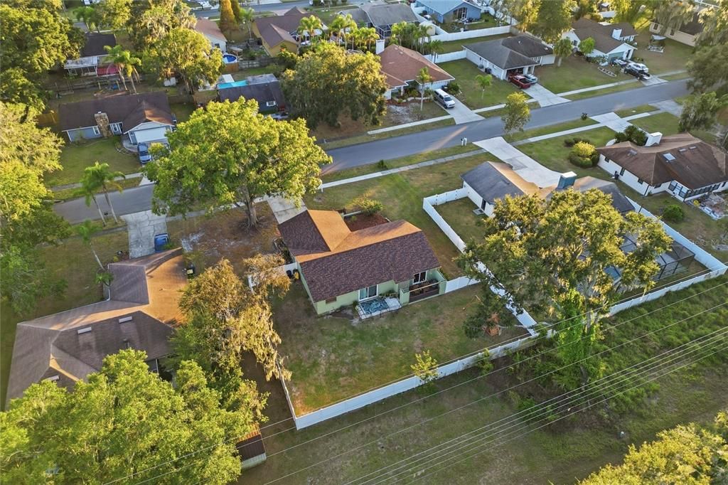 En Venta: $285,000 (3 camas, 2 baños, 1327 Pies cuadrados)