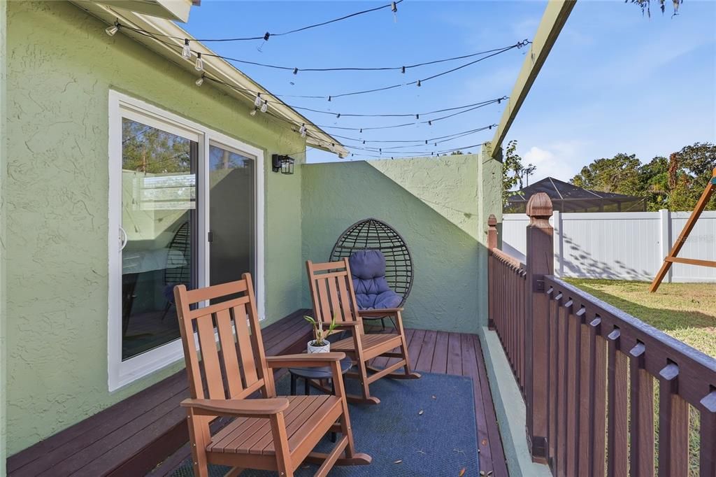 En Venta: $285,000 (3 camas, 2 baños, 1327 Pies cuadrados)