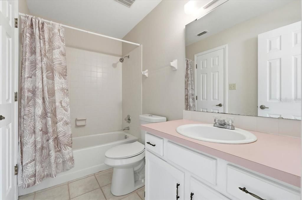 For Sale: $245,000 (2 beds, 2 baths, 1148 Square Feet)