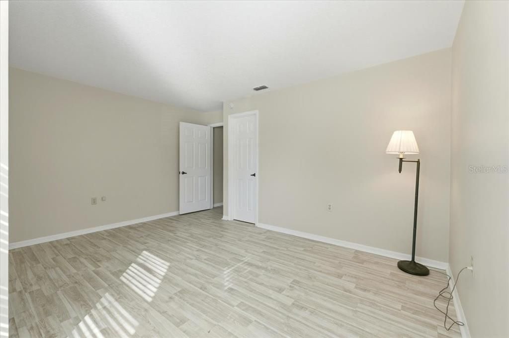 For Sale: $245,000 (2 beds, 2 baths, 1148 Square Feet)