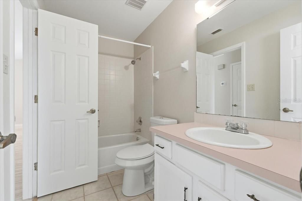 For Sale: $245,000 (2 beds, 2 baths, 1148 Square Feet)