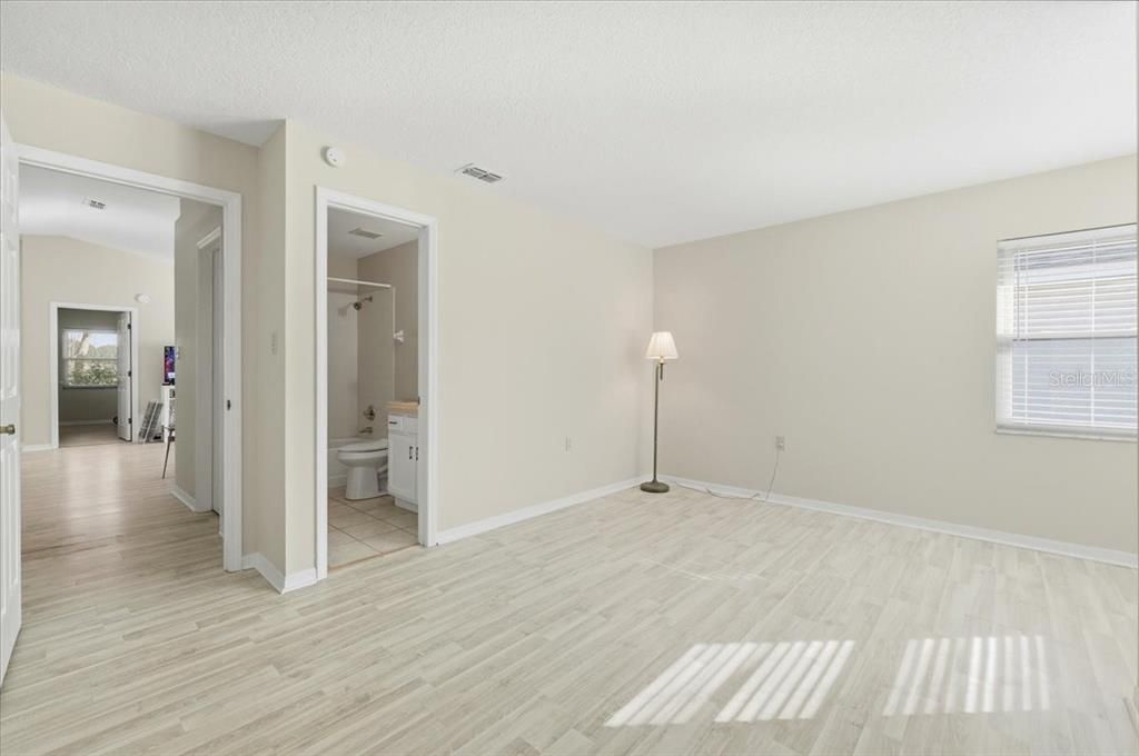 For Sale: $245,000 (2 beds, 2 baths, 1148 Square Feet)