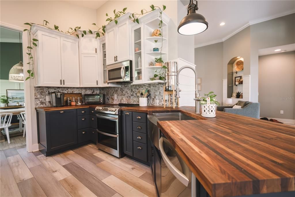 For Rent: $4,300 (4 beds, 2 baths, 2090 Square Feet)