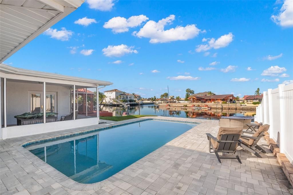 For Sale: $929,900 (3 beds, 3 baths, 2035 Square Feet)