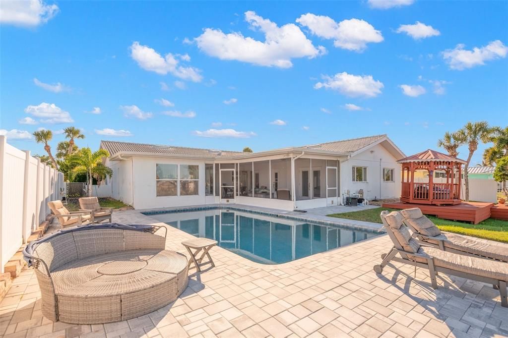 For Sale: $929,900 (3 beds, 3 baths, 2035 Square Feet)