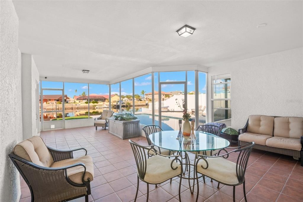 For Sale: $929,900 (3 beds, 3 baths, 2035 Square Feet)