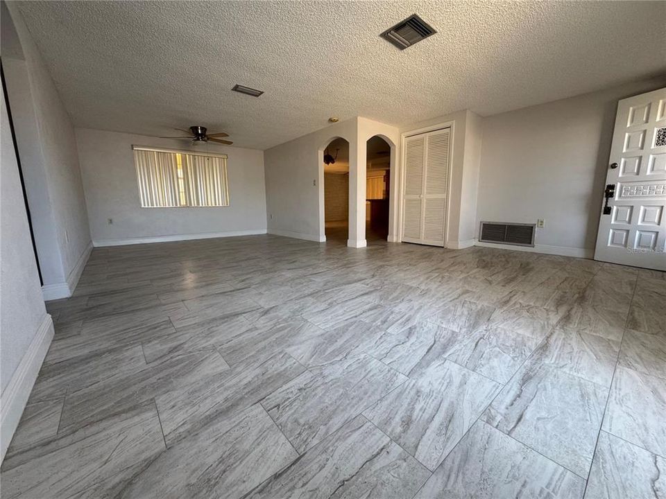 En Venta: $264,900 (2 camas, 2 baños, 1442 Pies cuadrados)