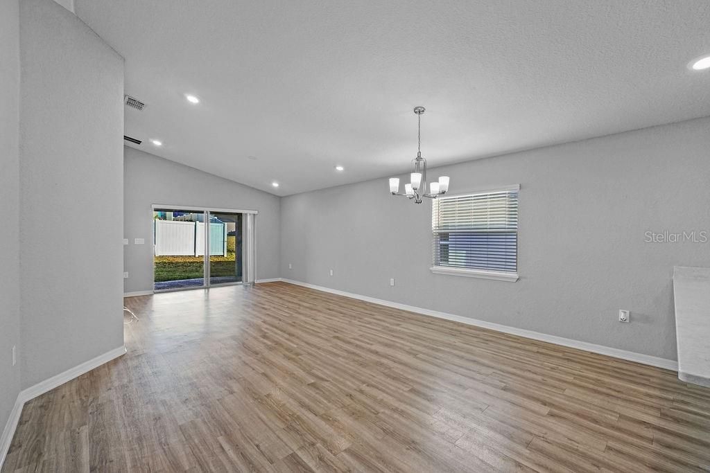 В аренду: $2,000 (3 спален, 2 ванн, 1479 Квадратных фут)