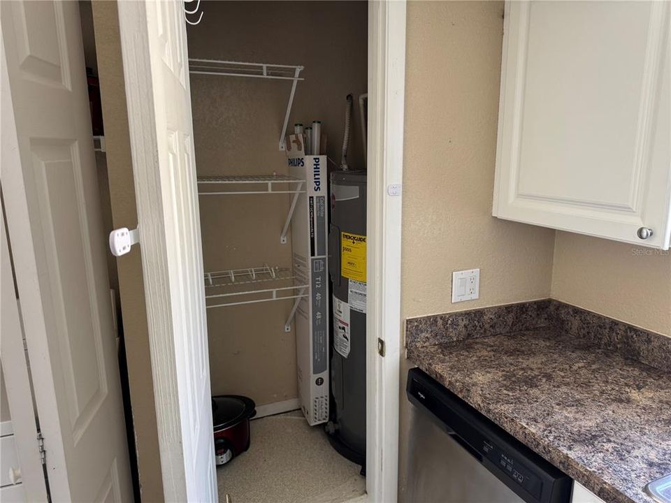 For Rent: $1,395 (2 beds, 2 baths, 905 Square Feet)