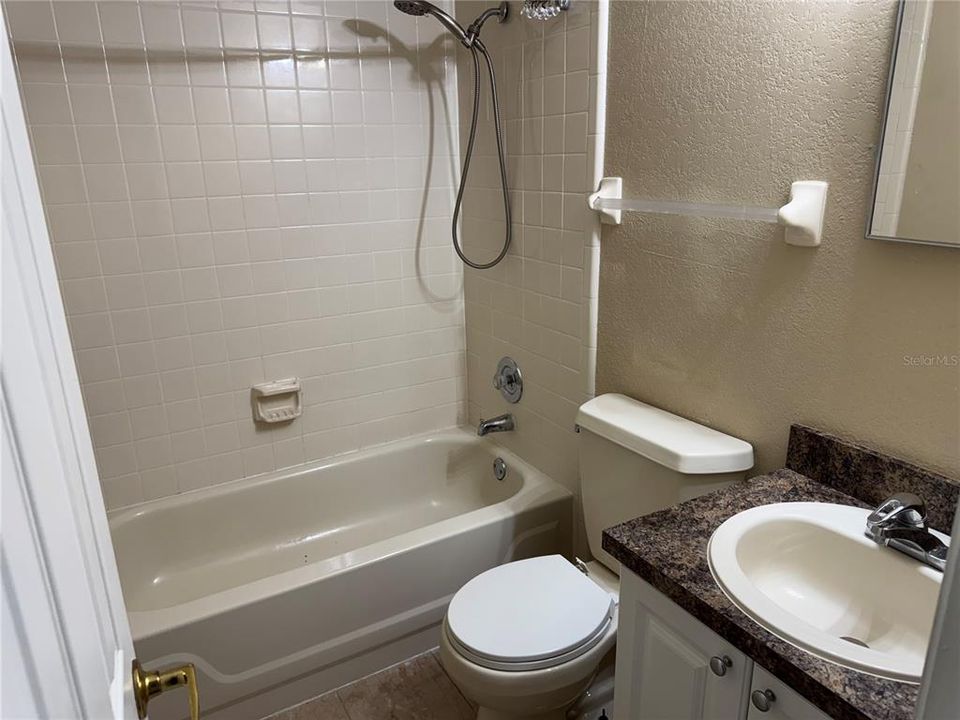 For Rent: $1,395 (2 beds, 2 baths, 905 Square Feet)