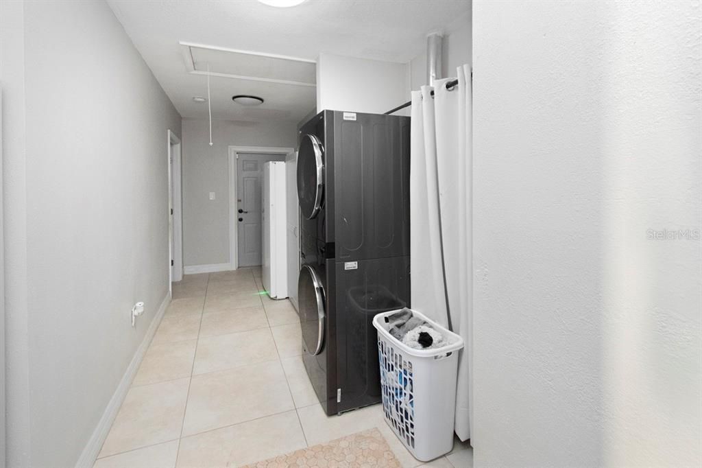 For Sale: $489,900 (4 beds, 3 baths, 1988 Square Feet)