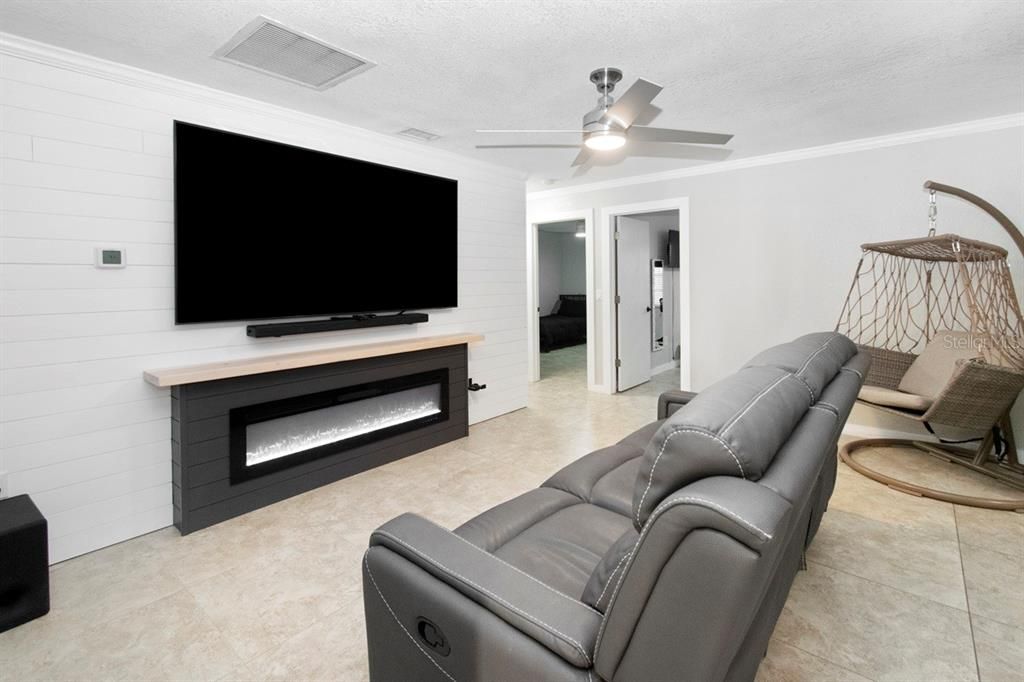 For Sale: $489,900 (4 beds, 3 baths, 1988 Square Feet)