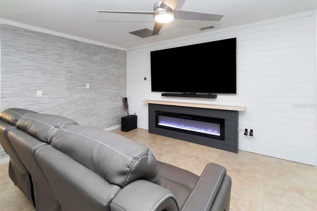 For Sale: $489,900 (4 beds, 3 baths, 1988 Square Feet)