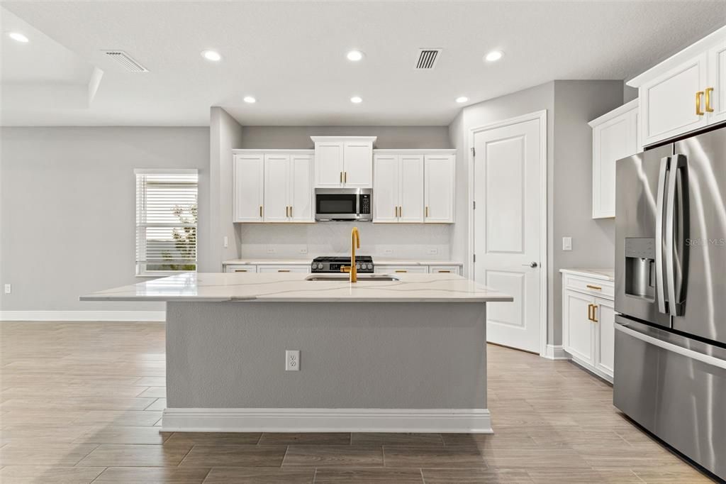 For Sale: $499,000 (2 beds, 2 baths, 1638 Square Feet)