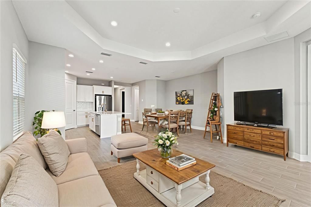 For Sale: $499,000 (2 beds, 2 baths, 1638 Square Feet)