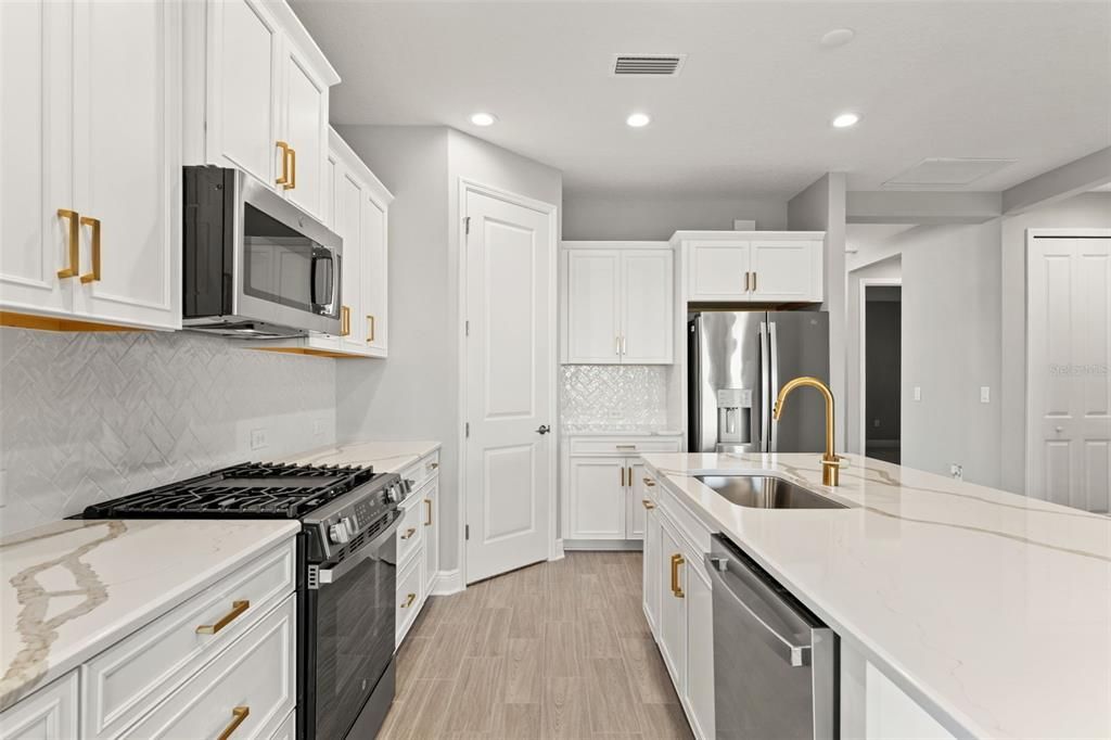 For Sale: $499,000 (2 beds, 2 baths, 1638 Square Feet)