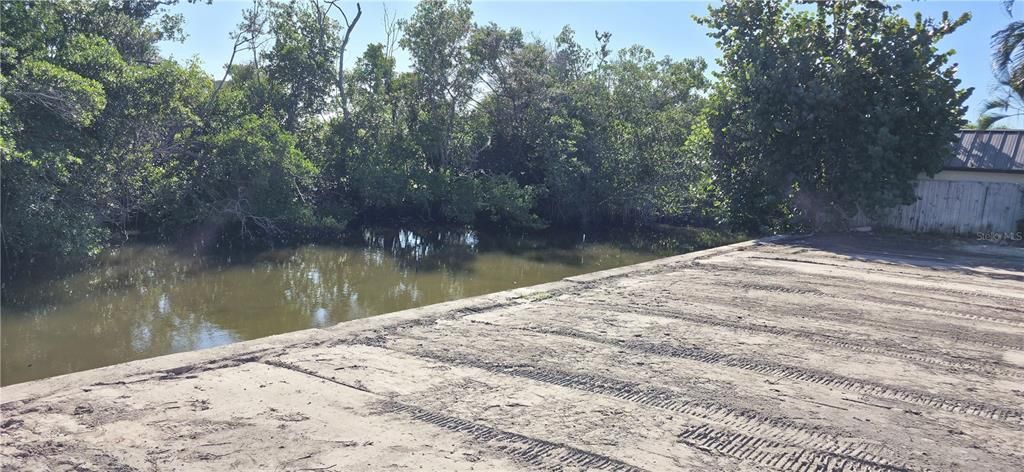 For Sale: $1,100,000 (0.25 acres)