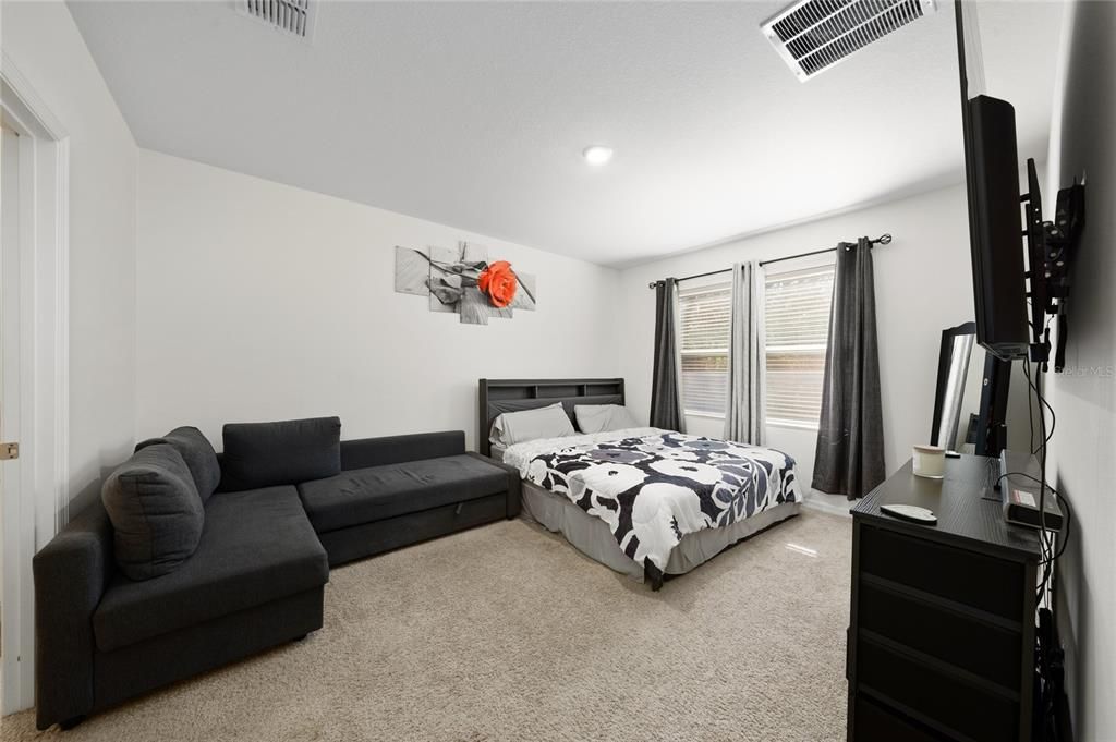 На продажу: $360,000 (4 спален, 2 ванн, 1828 Квадратных фут)