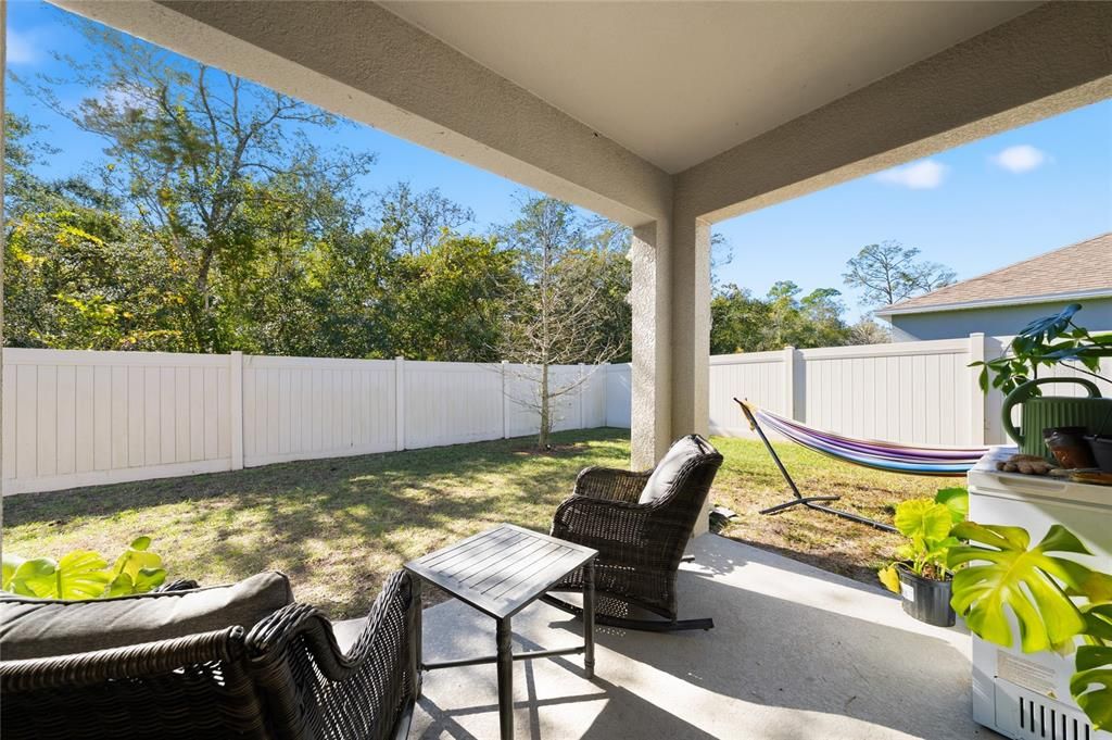 На продажу: $360,000 (4 спален, 2 ванн, 1828 Квадратных фут)