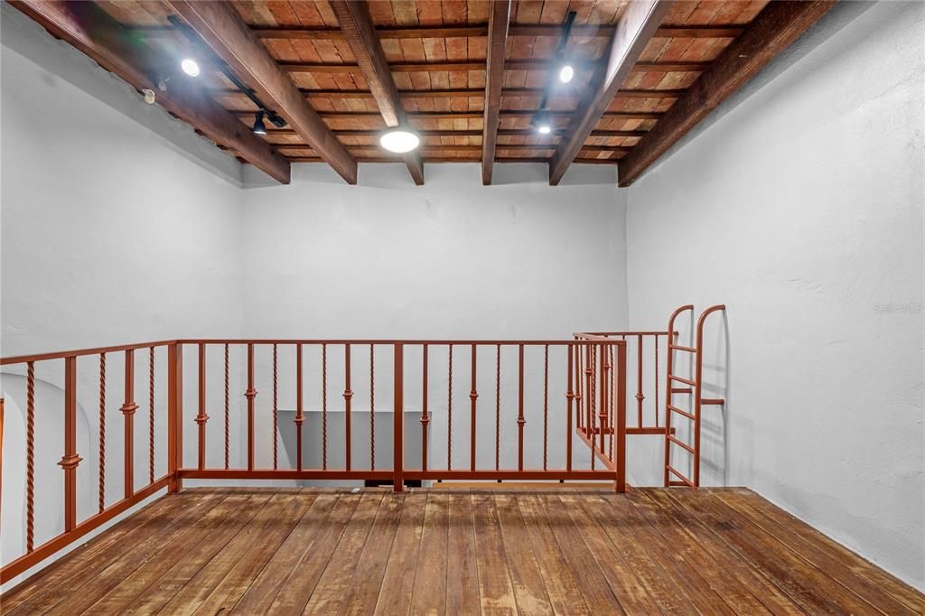 For Rent: $3,000 (2 beds, 2 baths, 1431 Square Feet)