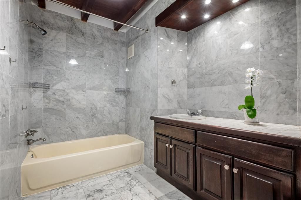 For Rent: $3,000 (2 beds, 2 baths, 1431 Square Feet)