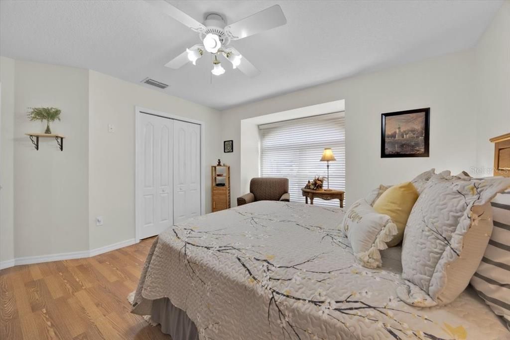 待售: $255,000 (2 贝兹, 2 浴室, 1813 平方英尺)