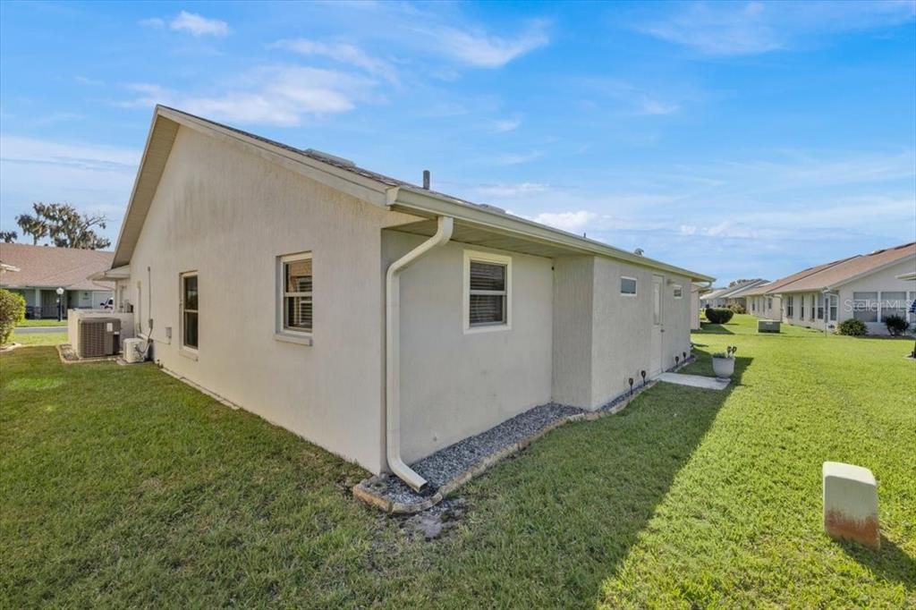 待售: $255,000 (2 贝兹, 2 浴室, 1813 平方英尺)