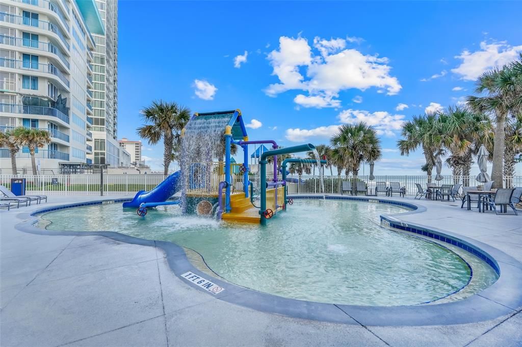 En Venta: $549,000 (2 camas, 2 baños, 1494 Pies cuadrados)