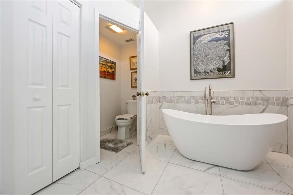 For Sale: $865,000 (3 beds, 2 baths, 2766 Square Feet)