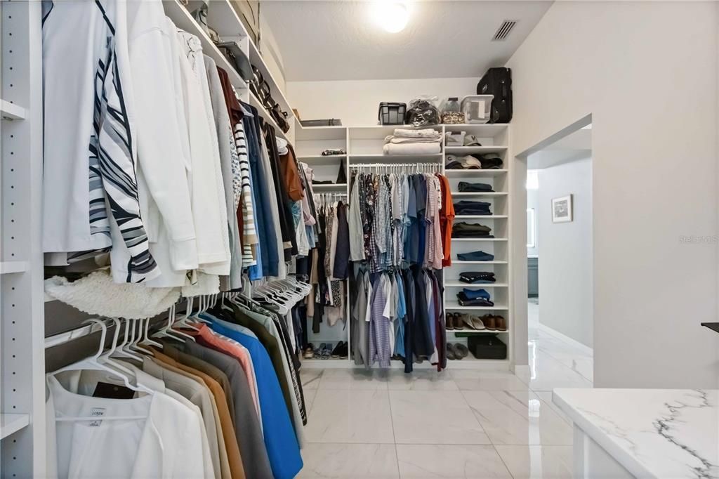 For Sale: $865,000 (3 beds, 2 baths, 2766 Square Feet)