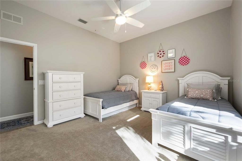 For Sale: $865,000 (3 beds, 2 baths, 2766 Square Feet)