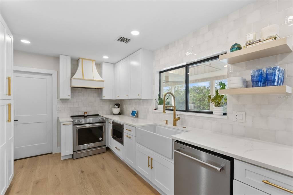 For Sale: $1,399,000 (4 beds, 3 baths, 2698 Square Feet)