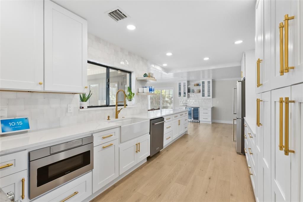 For Sale: $1,399,000 (4 beds, 3 baths, 2698 Square Feet)