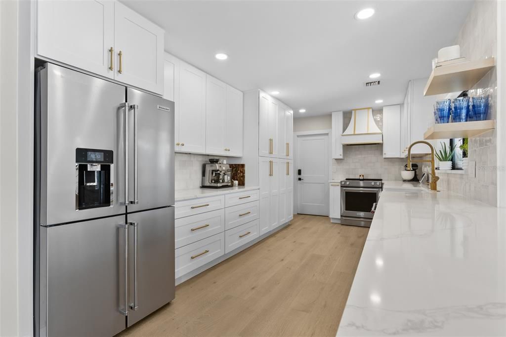 For Sale: $1,399,000 (4 beds, 3 baths, 2698 Square Feet)