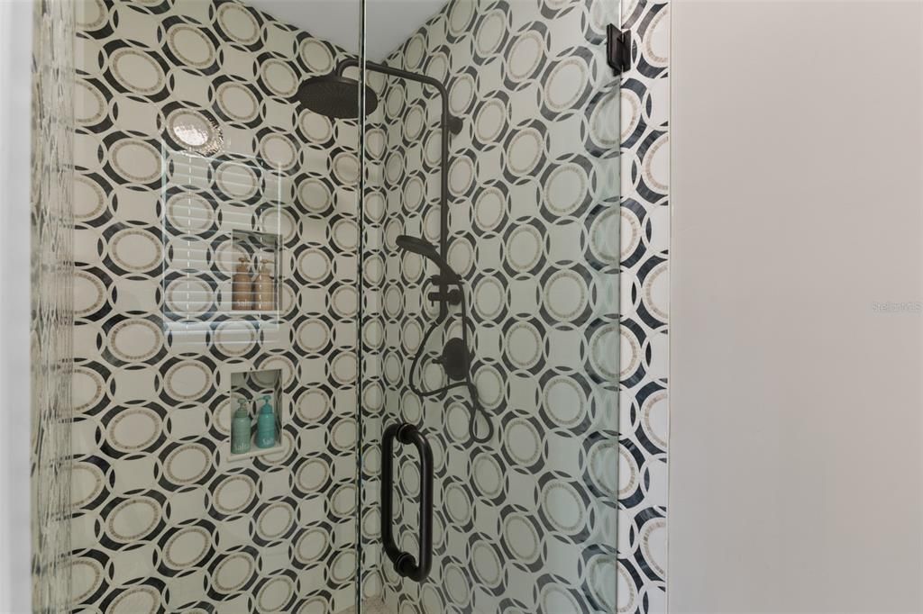 For Sale: $1,399,000 (4 beds, 3 baths, 2698 Square Feet)