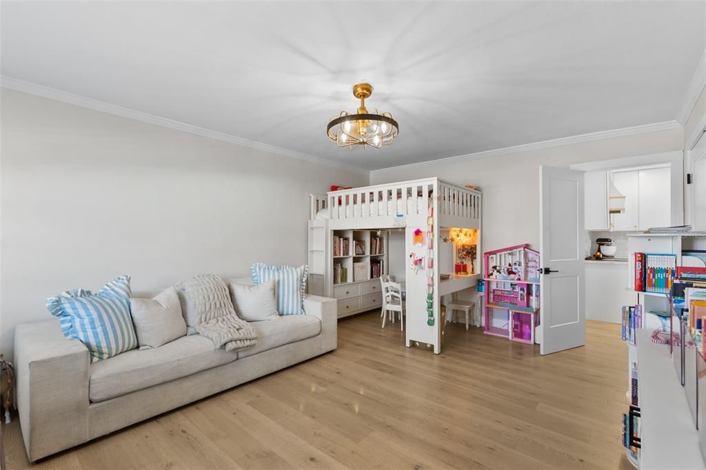 For Sale: $1,399,000 (4 beds, 3 baths, 2698 Square Feet)