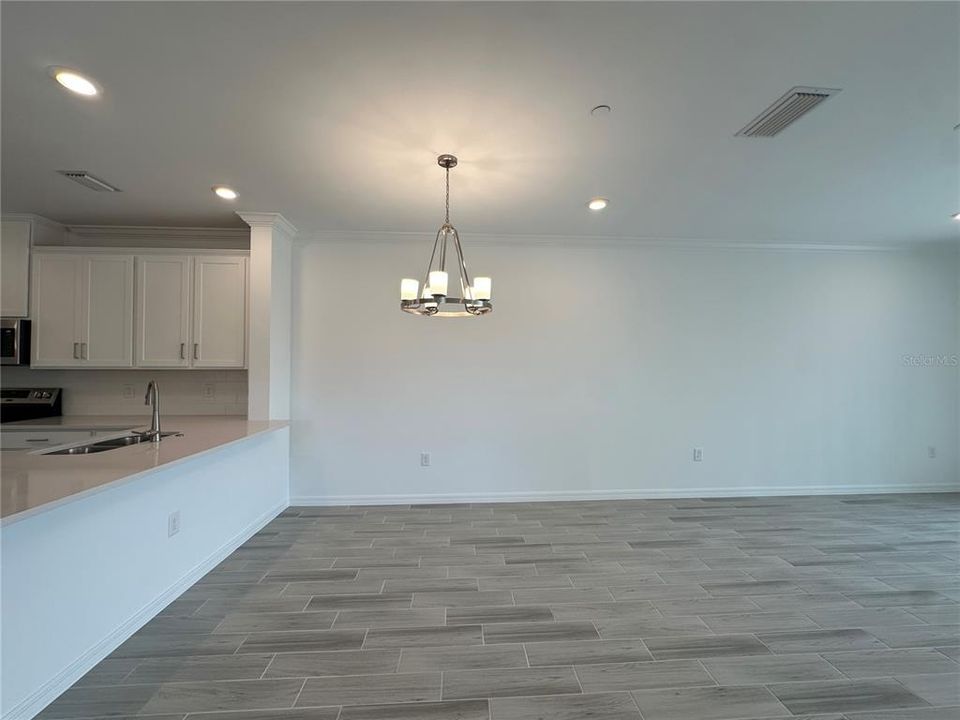 出租: $1,700 (2 贝兹, 2 浴室, 1631 平方英尺)