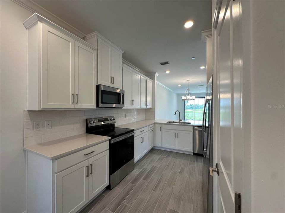 出租: $1,700 (2 贝兹, 2 浴室, 1631 平方英尺)