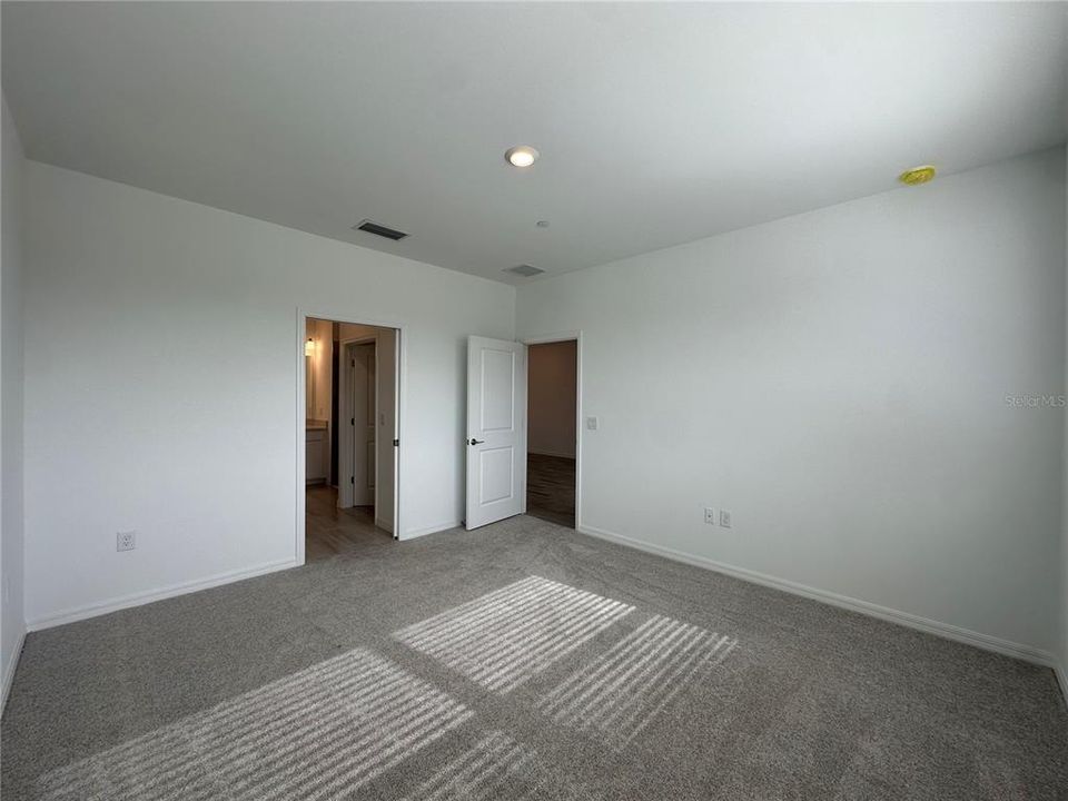 出租: $1,700 (2 贝兹, 2 浴室, 1631 平方英尺)