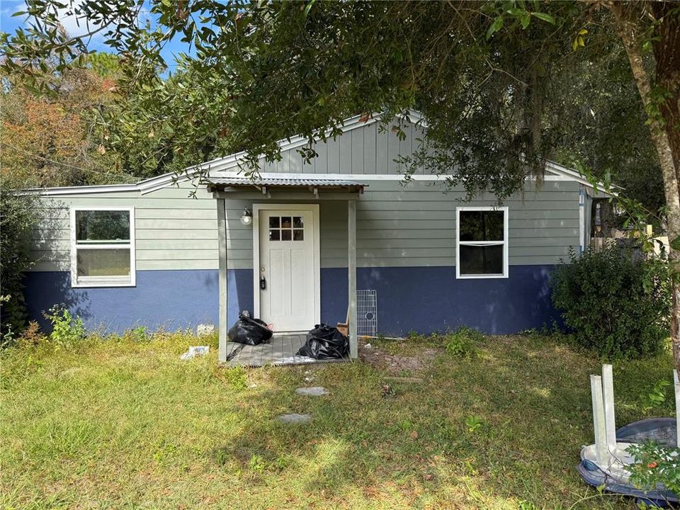 For Sale: $120,000 (2 beds, 1 baths, 994 Square Feet)