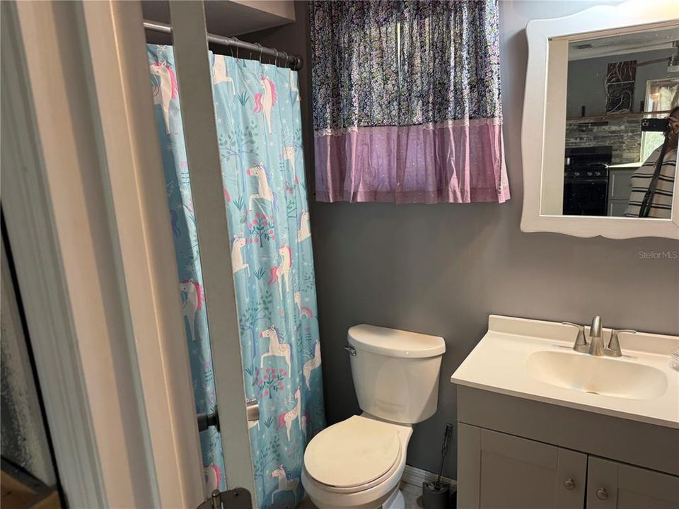 For Sale: $120,000 (2 beds, 1 baths, 994 Square Feet)