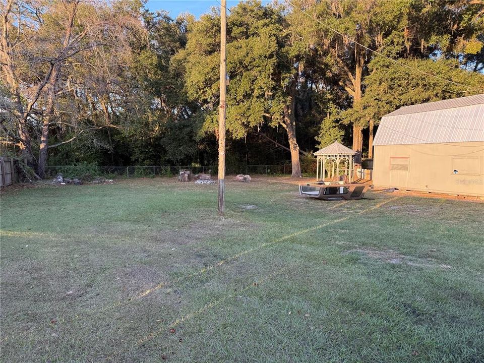 For Sale: $120,000 (2 beds, 1 baths, 994 Square Feet)