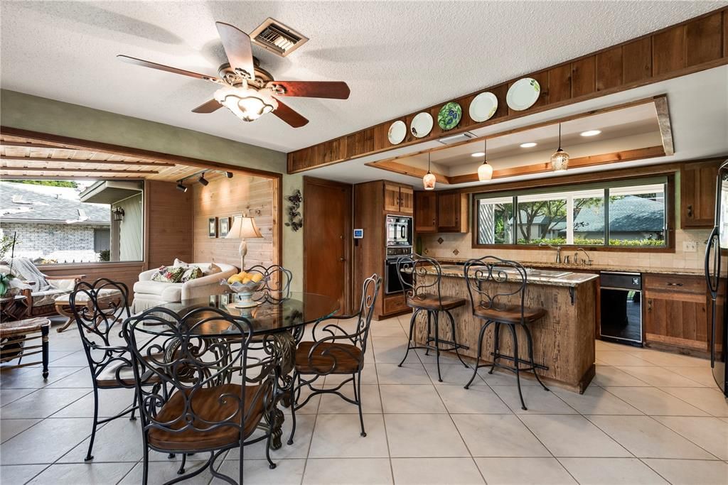 На продажу: $549,000 (2 спален, 2 ванн, 2502 Квадратных фут)