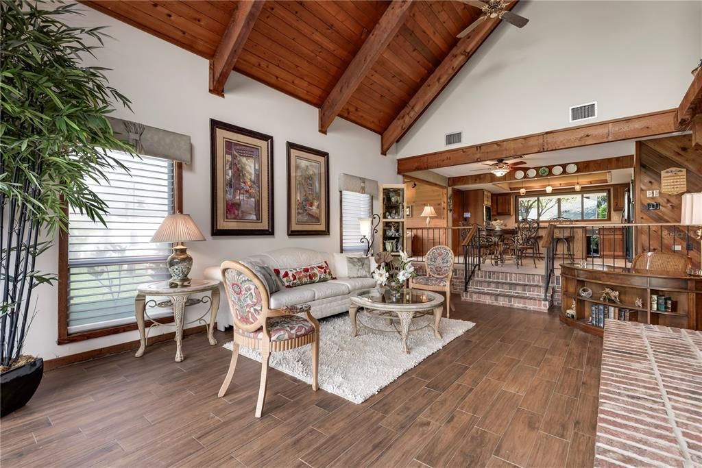 На продажу: $549,000 (2 спален, 2 ванн, 2502 Квадратных фут)