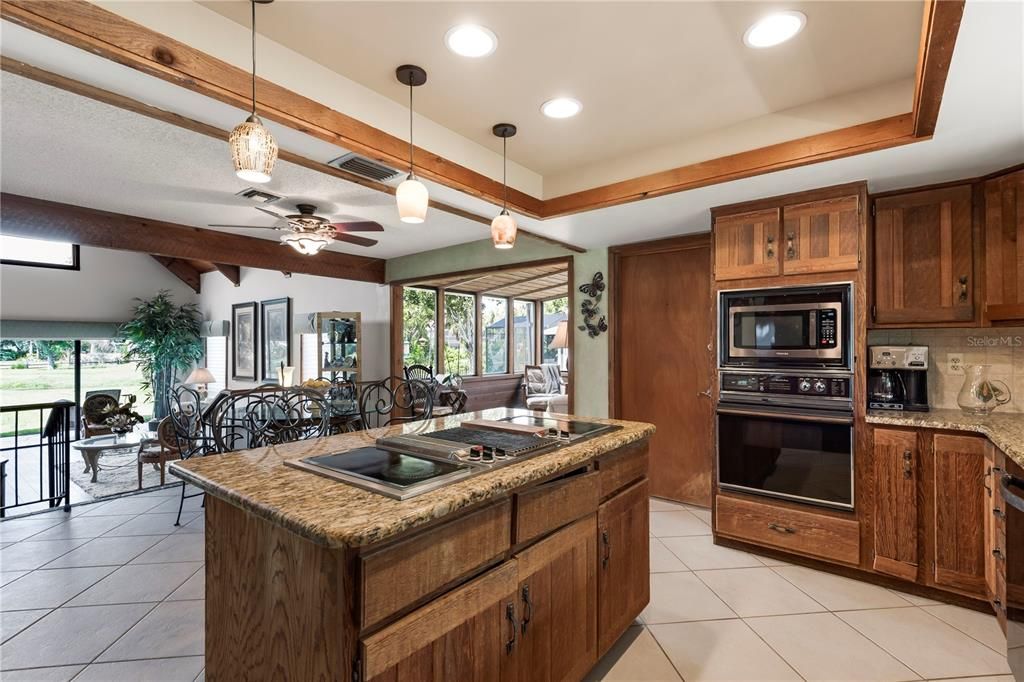 На продажу: $549,000 (2 спален, 2 ванн, 2502 Квадратных фут)