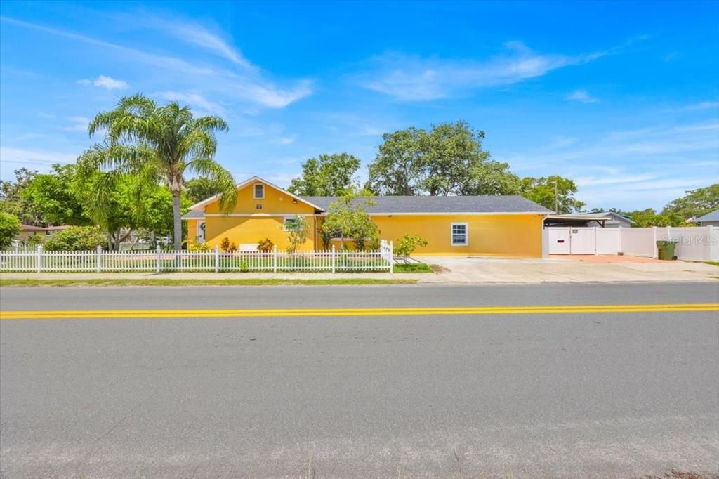 Active With Contract: $289,900 (3 beds, 2 baths, 1755 Square Feet)